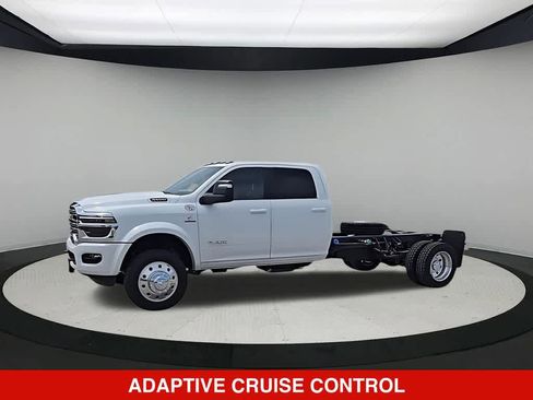 New 2026 RAM 4500 4x4 Crew Cab DRW w/ Laramie Trim Package image 5