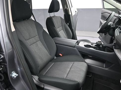 Certified 2026 Nissan Rogue SV FWD image 30