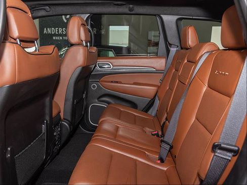 Used 2020 Jeep Grand Cherokee Summit AWD/4WD image 18