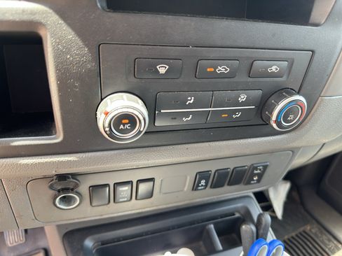Used 2016 Nissan NV 2500 SV w/ Technology Package RWD image 21