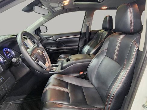 Used 2019 Toyota Highlander SE AWD/4WD image 27