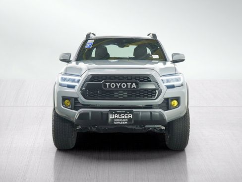 Used 2018 Toyota Tacoma TRD Off-Road AWD/4WD image 8