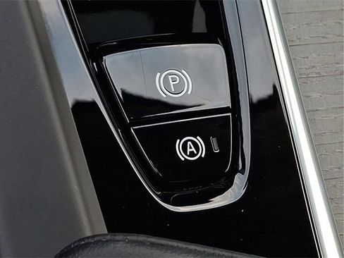 Certified 2025 Volvo XC60 B5 Plus image 20