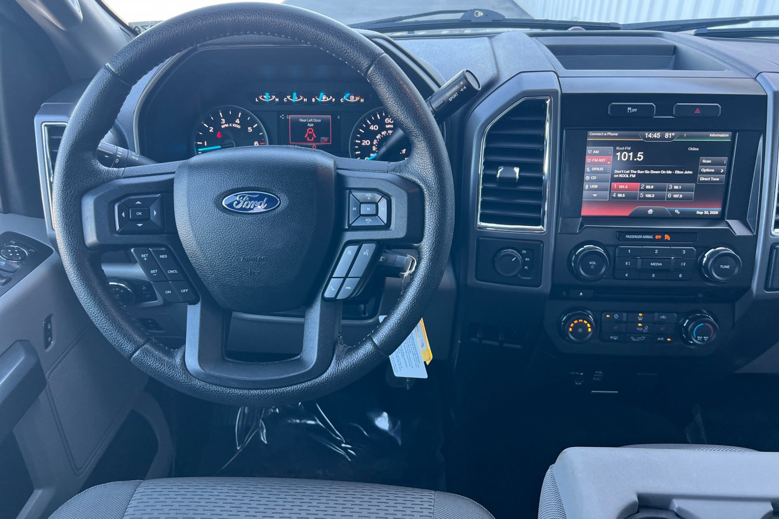 Used 2015 Ford F150 XLT w/ Equipment Group 302A Luxury AWD/4WD image 16
