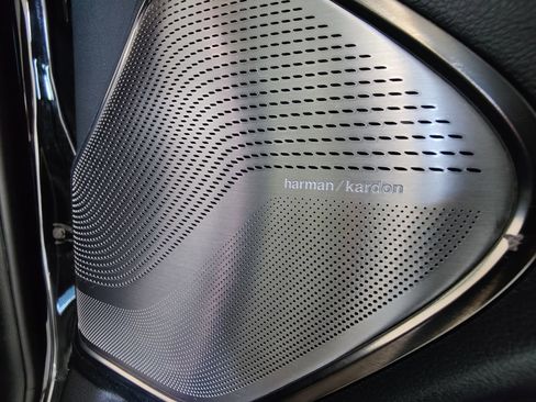 Used 2019 RAM 1500 Limited image 12