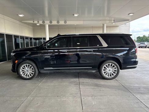 Used 2024 Cadillac Escalade ESV Premium Luxury RWD image 7