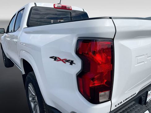 Used 2026 Chevrolet Colorado LT w/ Advanced Trailering Package AWD/4WD image 34
