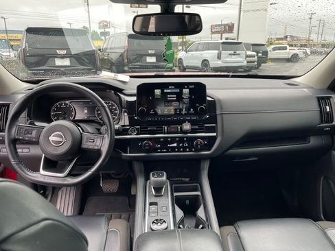 Used 2022 Nissan Pathfinder SL AWD/4WD image 11