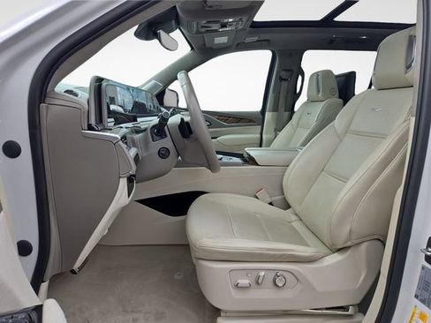 Certified 2023 Cadillac Escalade Premium Luxury Platinum w/ LPO, Radiant Package AWD/4WD image 16