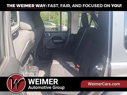 Used 2018 Jeep Wrangler Unlimited Rubicon AWD/4WD image 15
