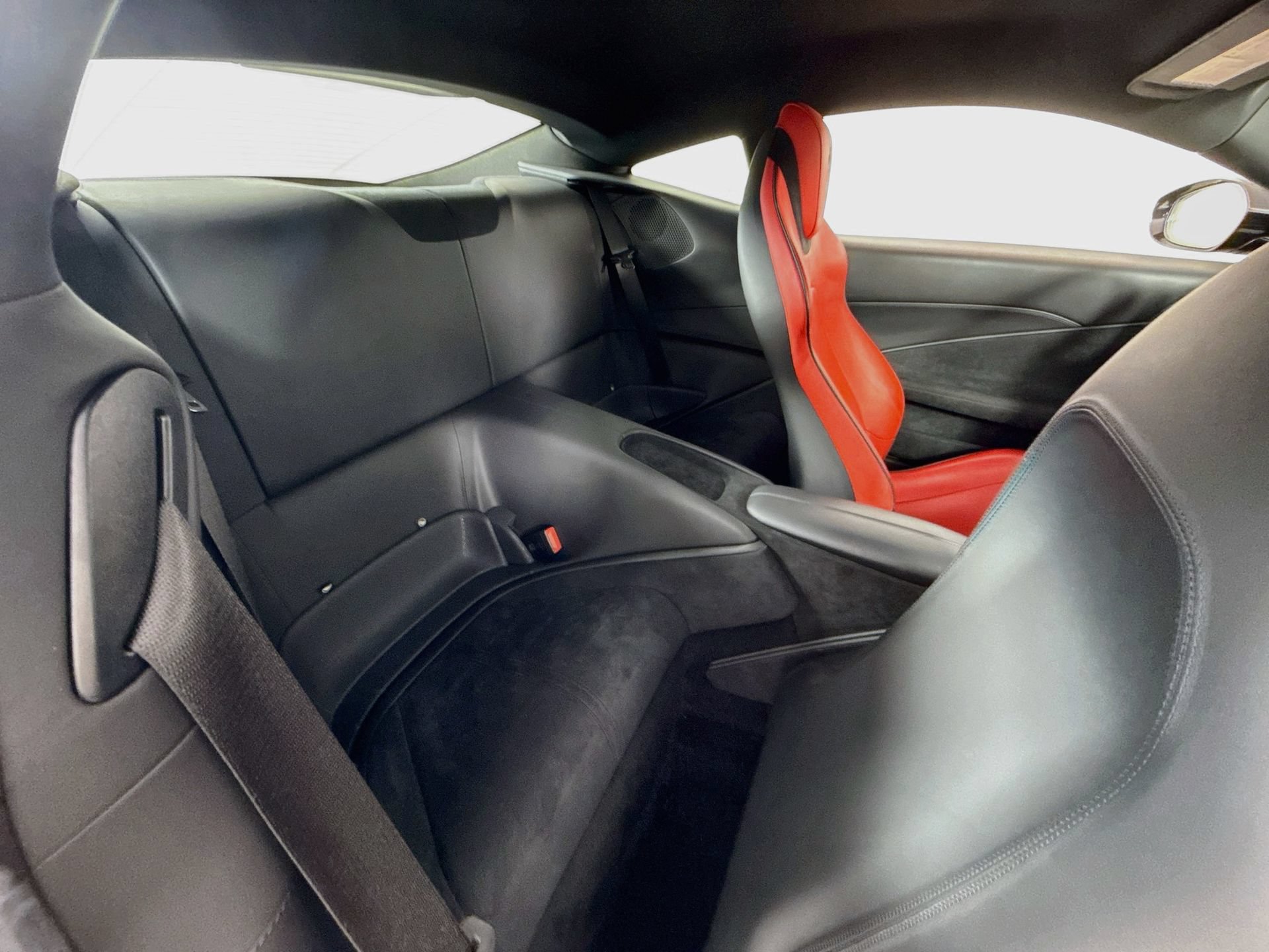 Certified 2022 Ferrari Roma RWD image 22