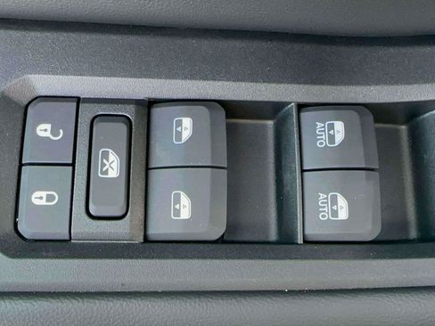 Used 2024 Jeep Grand Cherokee Limited w/ Black Appearance Package AWD/4WD image 14