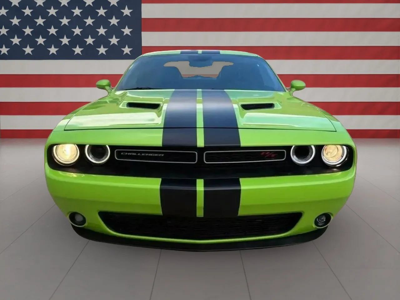 Used 2015 Dodge Challenger R/T Plus RWD image 3