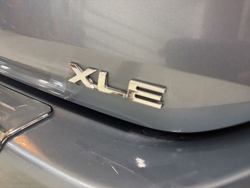 Used 2024 Toyota Highlander XLE image 12