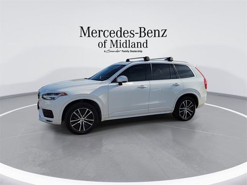 Used 2020 Volvo XC90 T5 Momentum w/ Protection Package image 4
