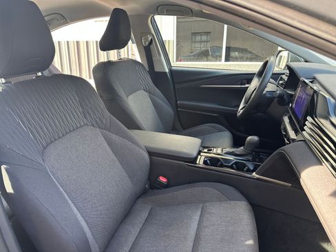 Used 2025 Toyota Camry LE image 35