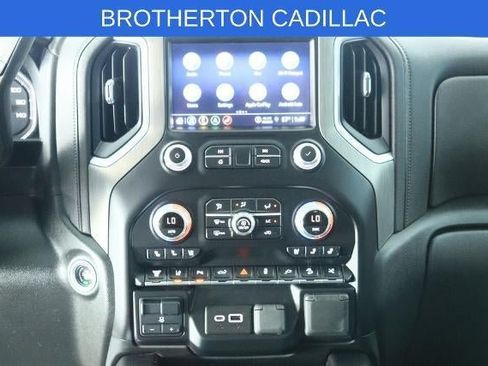 Used 2022 GMC Sierra 2500 Denali w/ Denali Black Diamond Edition AWD/4WD image 23