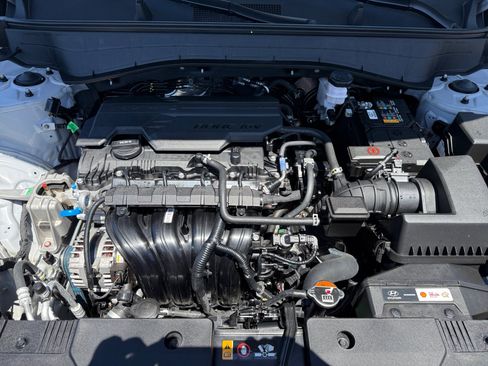 Certified 2025 Hyundai Kona SE FWD image 20