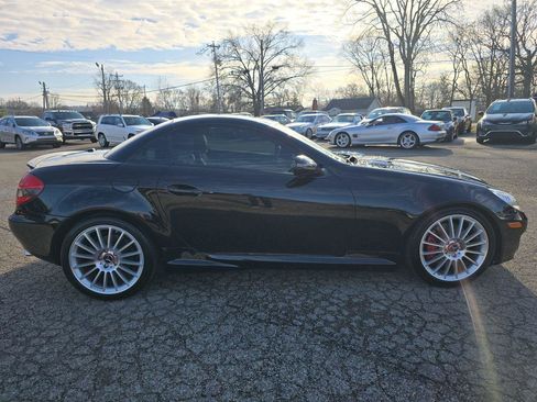 Used 2011 Mercedes-Benz SLK 300 image 28