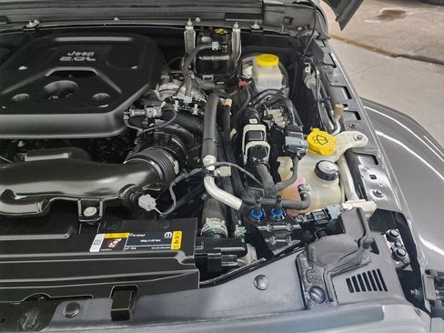 Used 2022 Jeep Wrangler Unlimited Sahara w/ Dual Top Group image 37