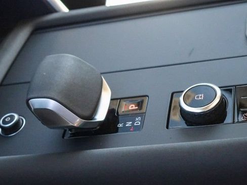 Certified 2025 Land Rover Discovery Dynamic SE AWD/4WD image 21