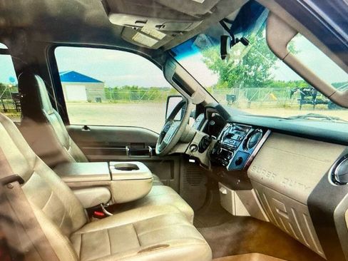 Used 2009 Ford F350 Lariat image 7