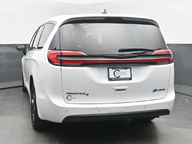 Used 2024 Chrysler Pacifica Limited FWD image 5