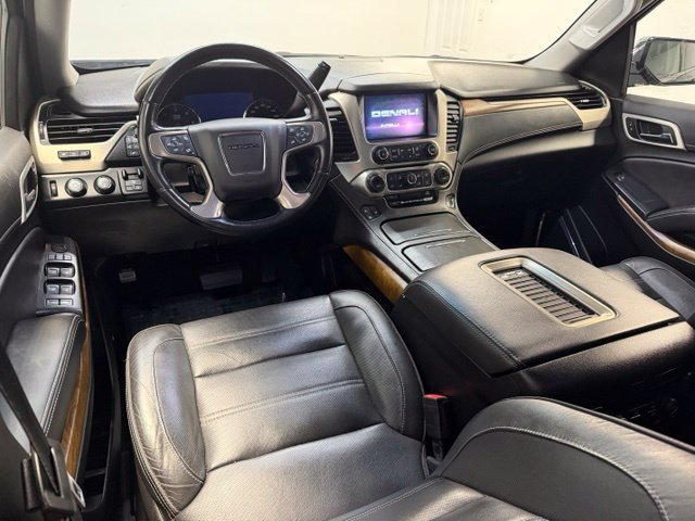 Used 2020 GMC Yukon Denali w/ Denali Ultimate Black Edition AWD/4WD image 7