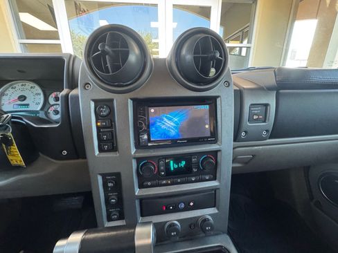 Used 2003 HUMMER H2 w/ Preferred Equipment Group image 18