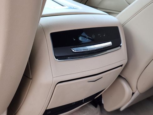 Used 2022 Cadillac Escalade Premium Luxury RWD image 10