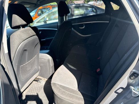 Used 2015 Hyundai Elantra GT FWD image 8