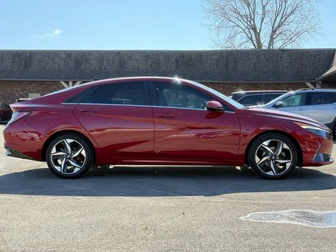 Used 2021 Hyundai Elantra Limited image 6