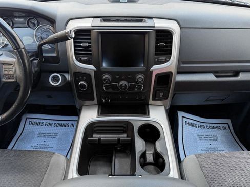 Used 2018 RAM 2500 SLT w/ Luxury Group image 17