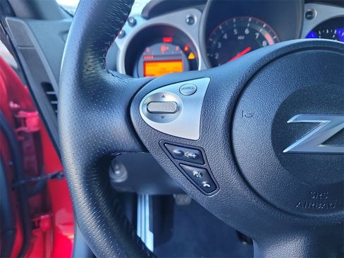 Certified 2020 Nissan 370Z Coupe image 17