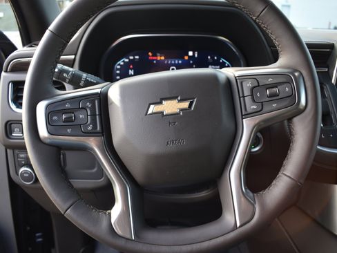 Used 2022 Chevrolet Tahoe LT w/ Luxury Package image 14