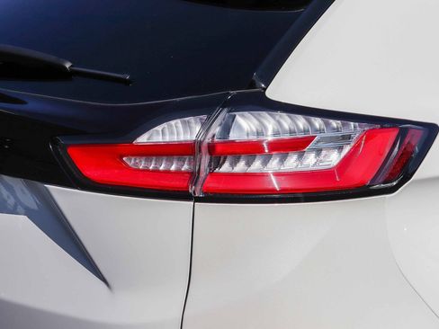 Used 2022 Ford Edge SEL w/ Convenience Package AWD/4WD image 8