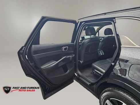Used 2022 Kia Sorento S w/ Panoramic Sunroof Package FWD image 10