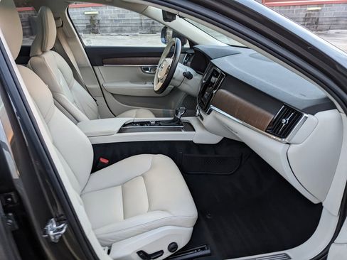 Used 2021 Volvo V90 T6 Cross Country w/ Climate Package image 22