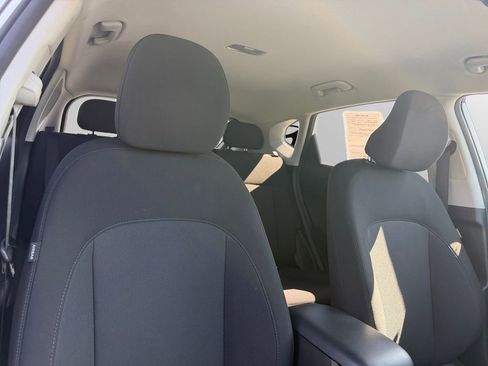 Certified 2025 Hyundai Kona SEL AWD/4WD image 13