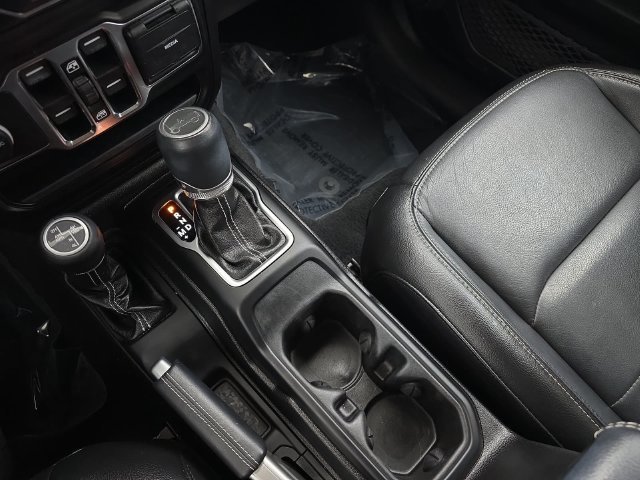 Used 2019 Jeep Wrangler Unlimited Sahara AWD/4WD image 24