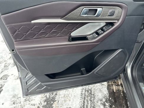 Used 2025 Ford Explorer Platinum w/ Ultimate Package image 22