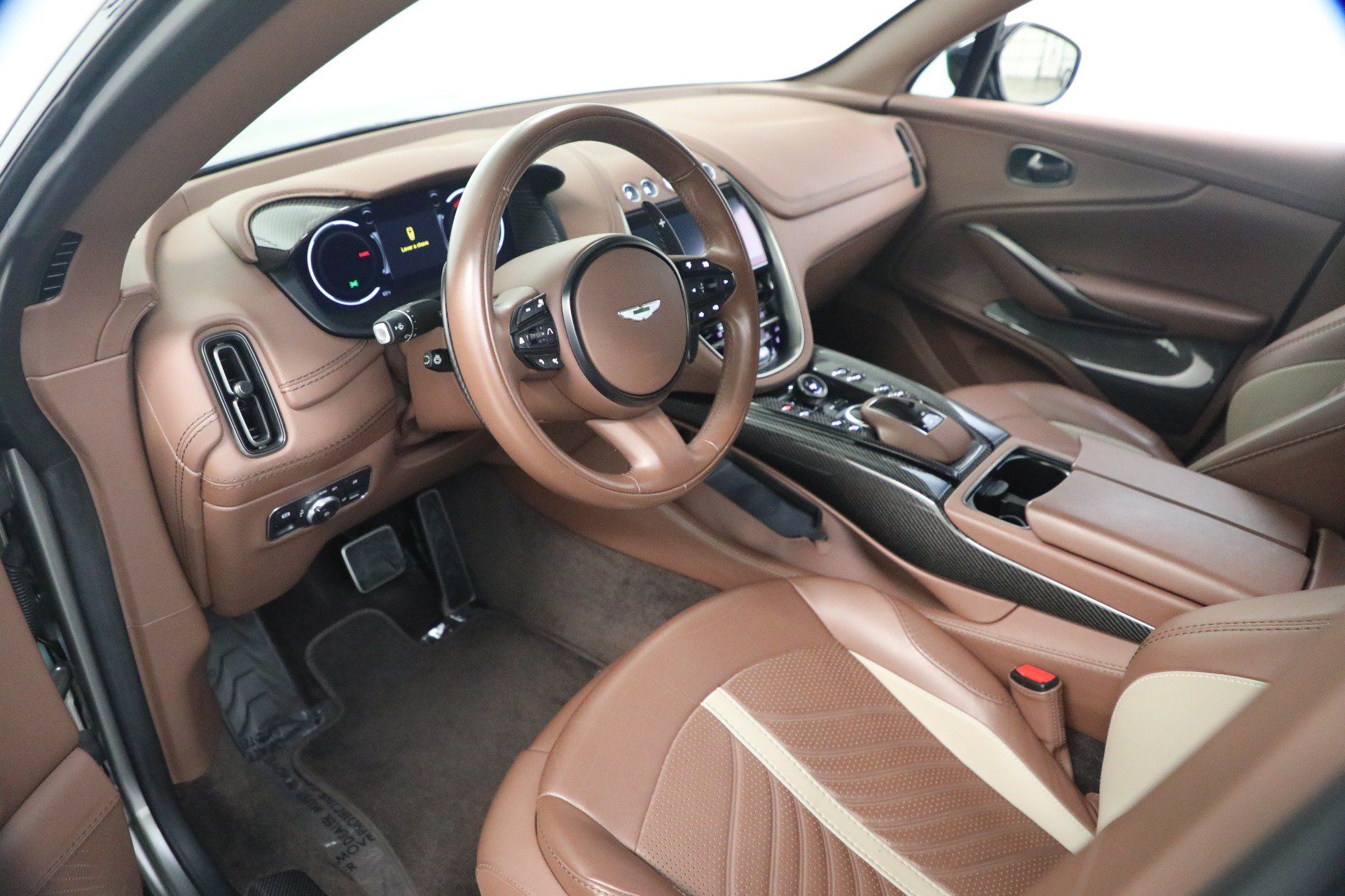 Used 2023 Aston Martin DBX 707 AWD/4WD image 15