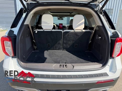 Used 2021 Ford Explorer Platinum w/ Equipment Group 601A AWD/4WD image 16