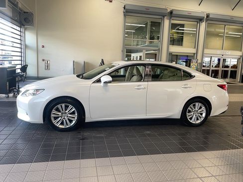 Used 2014 Lexus ES 350 w/ Premium Package image 4