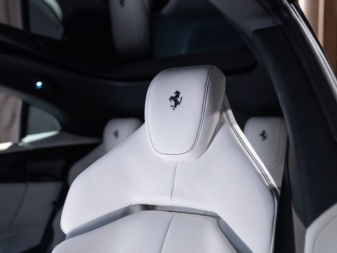 Used 2025 Ferrari Purosangue AWD/4WD image 14