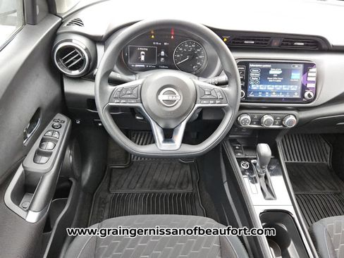 Used 2024 Nissan Kicks SV w/ Interior Electronics Package image 5