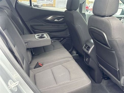 Used 2024 GMC Terrain SLE w/ Driver Convenience Package FWD image 25