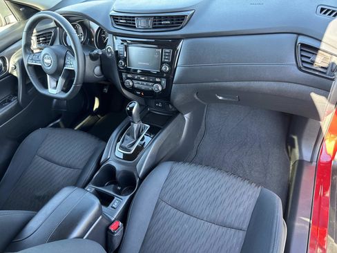 Used 2019 Nissan Rogue SV image 29