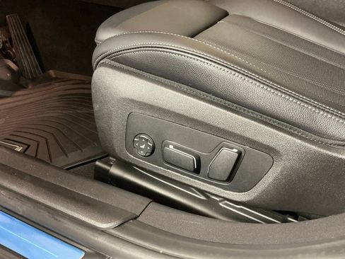 Certified 2025 BMW 330i Sedan w/ Convenience Package RWD image 20