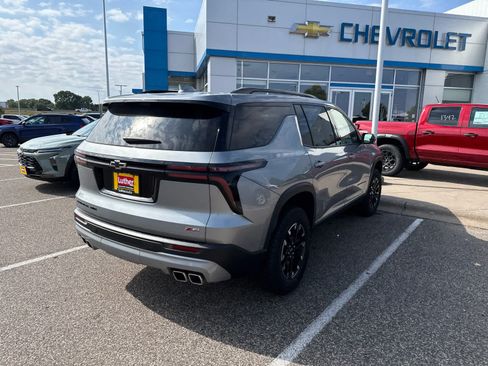 Used 2024 Chevrolet Traverse Z71 w/ Enhanced Driving Package AWD/4WD image 6